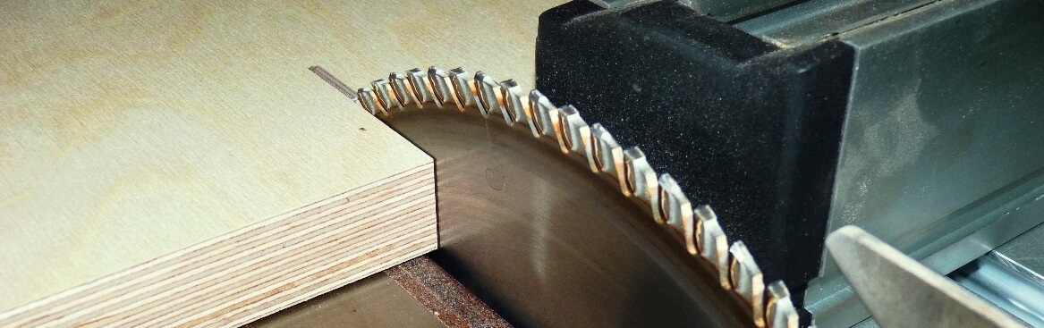 Распил фанеры после покупки по замерам заказчика